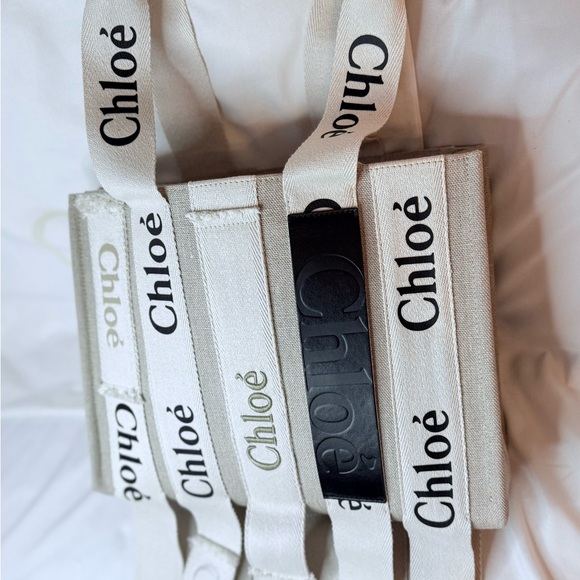 NWT & Dust Bag Chloe Sand Linen Woody Med Logo Tote - Picture 2 of 10